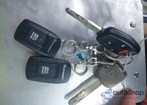 2010 Honda Accord 2.4 Ex-L z USA, uszkodzony, nr VIN 1HGCP2F80AA008145